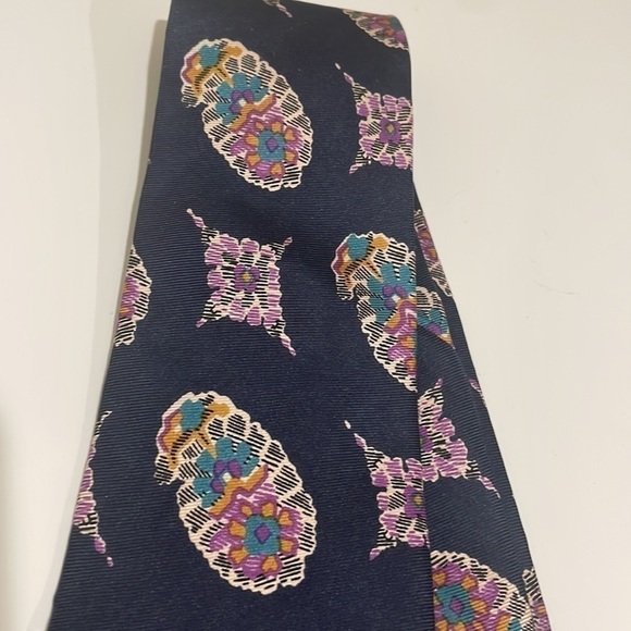 Yves Saint Laurent Navy With Colorful Medallions 100% Silk Tie—Excellent Cond! - Picture 4 of 6